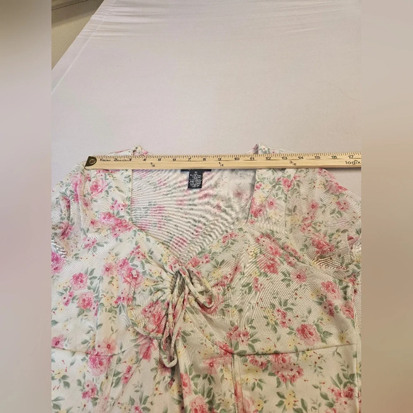 Just Polly New York - Women's XL Pink Flutter Sleeve Crop Blouse with Tie Front - Picture 3 of 7